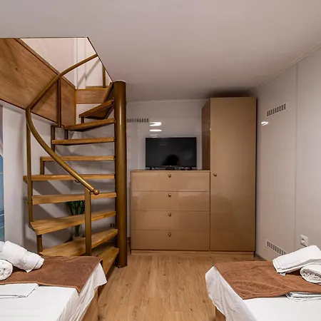 Angel 2bdrm Modern *