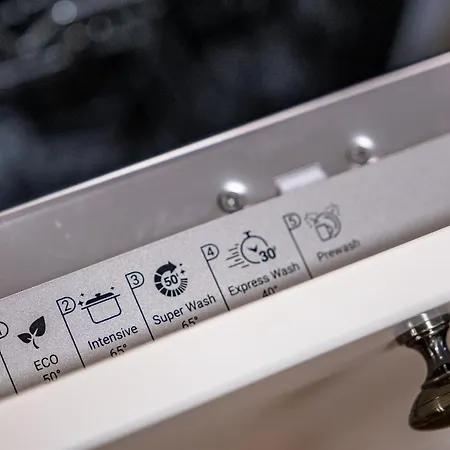 Angel 2bdrm Modern Варна