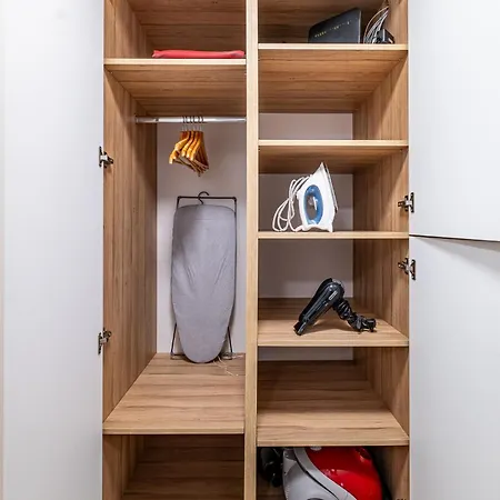 Angel 2bdrm Modern *