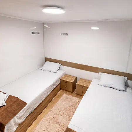 Angel 2bdrm Modern Апартаменти Варна