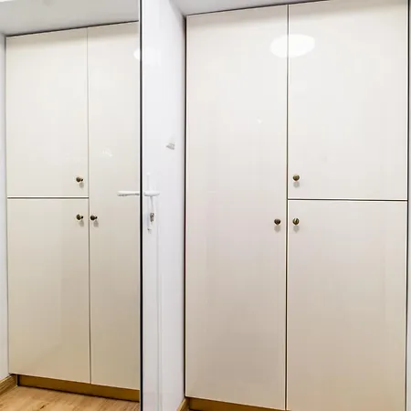 Angel 2bdrm Modern Апартаменти *