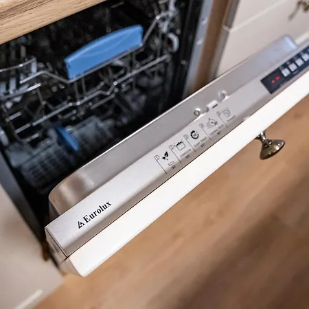 Angel 2bdrm Modern Апартаменти Варна