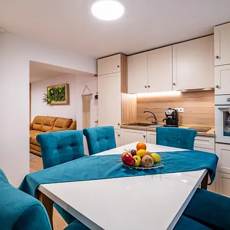 Angel 2bdrm Modern Апартаменти Варна