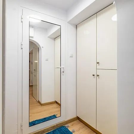 Angel 2bdrm Modern فارنا