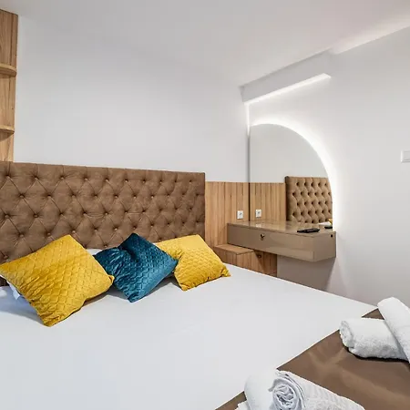 Angel 2bdrm Modern * فارنا